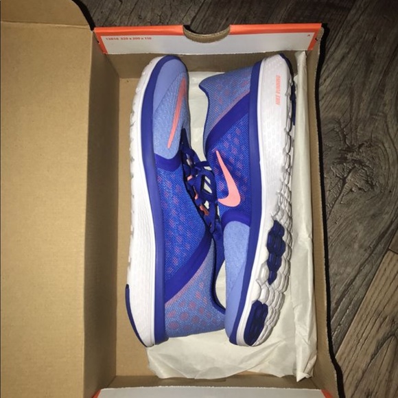 Nike Shoes - ⭐️💫NWT WOMENS NIKE LITE RUN 3